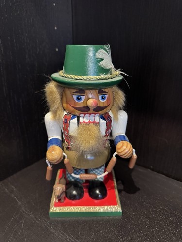 Nussknacker aus holz - holz, ein