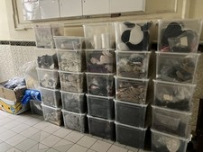 Reisverschlüsse Knöpfe Bänder Schulterpolster riesiges Konvolut 150kg