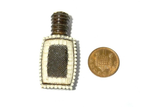 Miniatur geschnitzt - , &