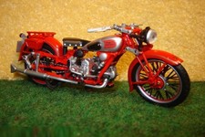 1:24 Moto Guzzi G.T.W. Rot