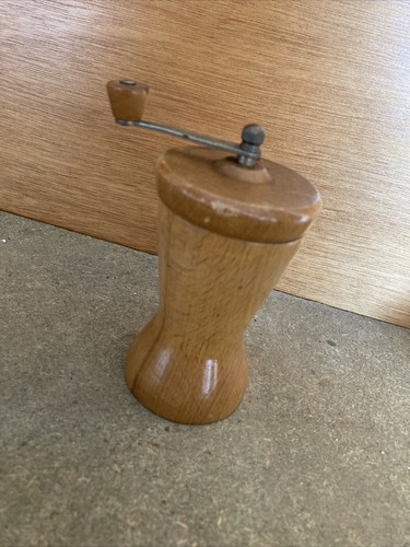 Alter pfeffermühle aus - (n15),