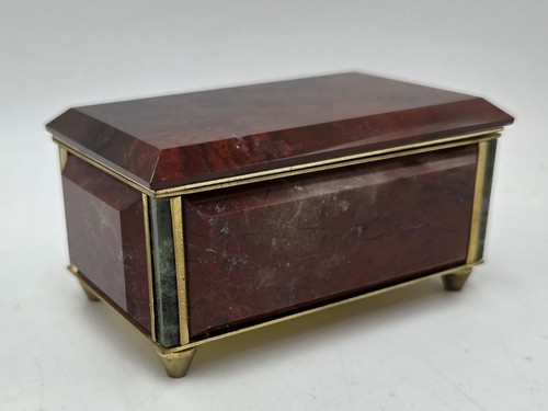Schmuckschatulle aus edelstein - schmuckschatulle,