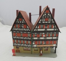 Doppel-Fachwerk-Gebäude mit