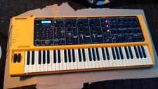DSP Studiologic Sledge 2.0 Gelb yellow Waldorf Synth Synthesizer Musikmacher