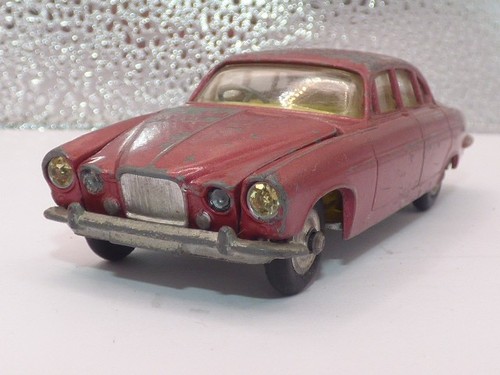 Corgi toys jaguar - corgi, mark