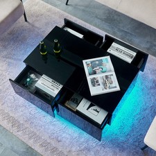 Hochglänzender Couchtisch mit