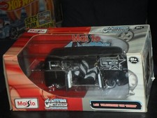 Maisto VW-Bus Samba    ( weiteres Konvolut mit 11  Sambas eingestellt )