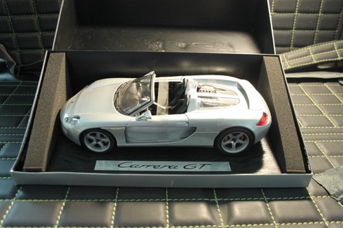 Maisto porsche carrera gt - 1:18,