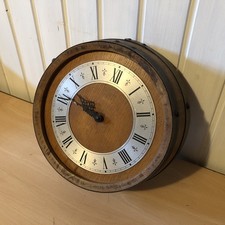 Wanduhr in Fassoptik Rustikal