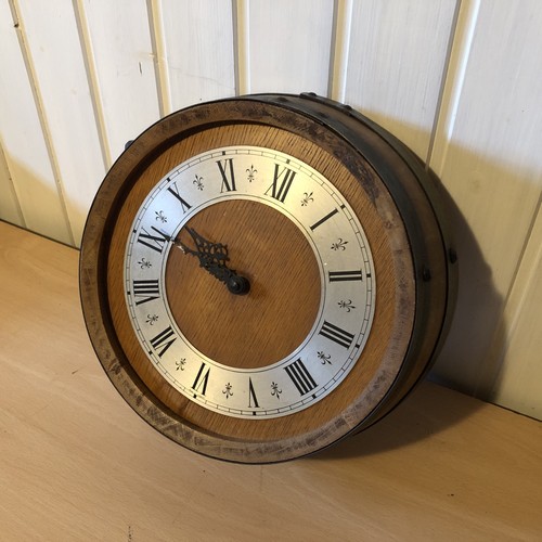 Wanduhr fassoptik rustikal - in,