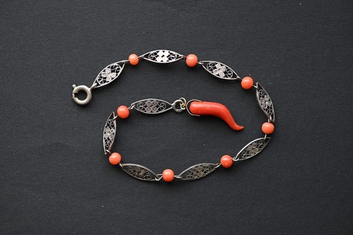 Armband mit koralle und - armband,