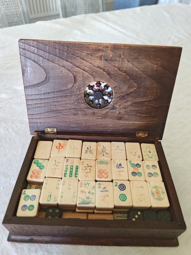 Antikes mahjong spiel mit 75 - ,
