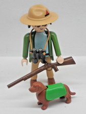 Förster mit Hund und Zubehör