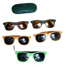 5 Sonnenbrillen + ein Etui