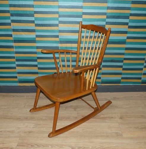 Vintage schaukelstuhl mit - vintage,