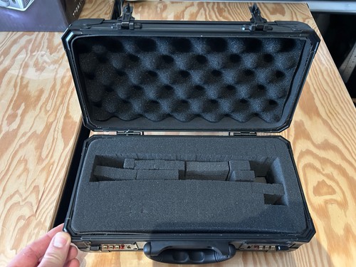Lightsaber hilt travel case - hilt,