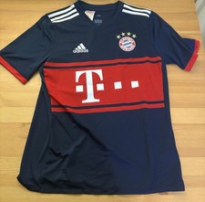 Fc Bayern Trikot + Hose aus