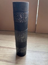 Bronzevase im afrikanischen