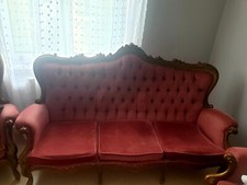 Antik Barockcouch in weinrot mit zwei Sessel 