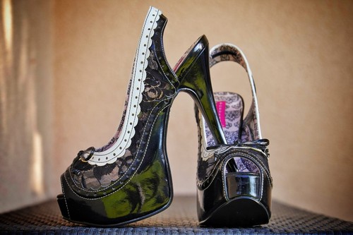 Pleaser bordello teeze - bordello,