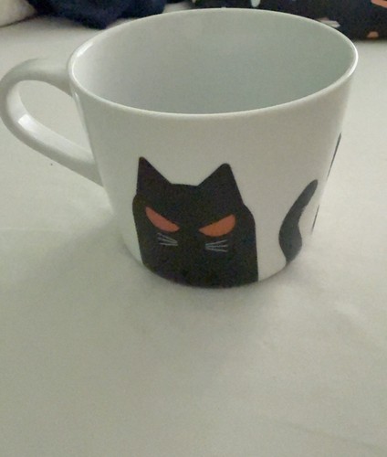 Unbenutzte tasse mit schwarzem - unbenutzte,