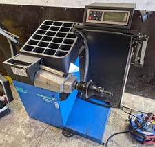 Wuchtmaschine Radwuchtmaschine Hofmann Geodyna 6300-2 (3)