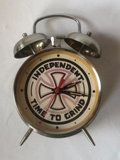 Alarm  Wecker manuell mit Schlag auf Glocken- funktioniert