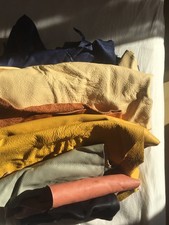 Lederreste zum Basteln 1,2 Kg  aus Polsterei Beige, Blau, Curry, Grau, Rose