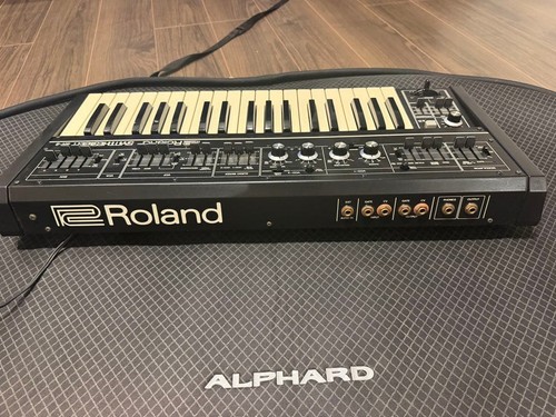 Roland analog synthesizer - roland,