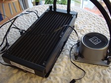 Neuwertiger PC Wasserkühler aus Hochleistungs PC