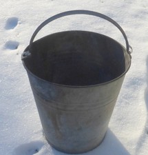 alter Zinkeimer Wassereimer