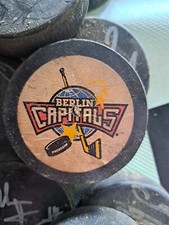 Eishocky Berlin Capitals 22 Puk's  signiert 