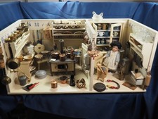 Antike Puppenküche mit 2