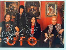UFO  - Musik  - original Autogrammen - Größe  18 x 12 cm