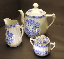 Porzellan Kernstück Kanne Zuckerdose Sahnekännchen China Blau Goldrand gemarkt