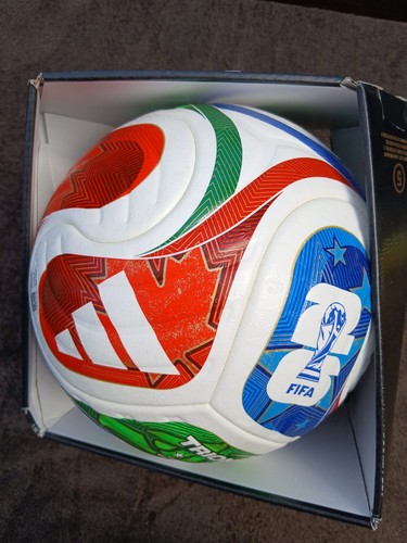 Spielball der fifa - der,