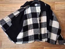 in sein mit Jacke von TE Hamburg - schwarz/weiß - EHG - Lagenlook - mit Wolle