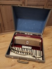 Akkordeon Weltmeister 120 Bässe - Voll funktionsfähig - Mit Koffer