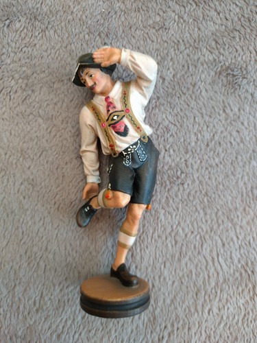 Handgeschnitzte holzfigur - handgeschnitzte,