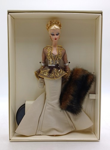 2002 capucine fashion - fashion, model