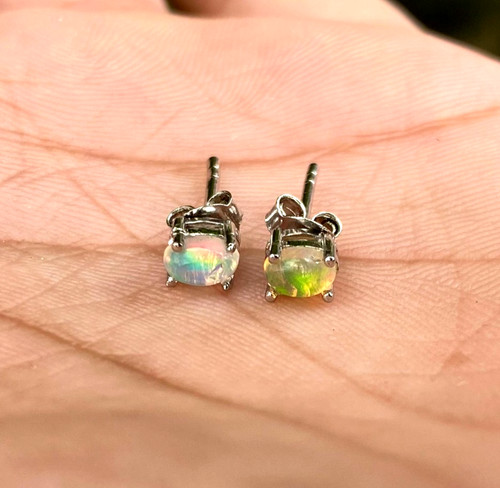 Kleine opal ohrstecker - opal,