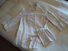 Modische Damenbluse von GABI LAUTON in Größe 36. Farbe: weiß. 100 % Leinen