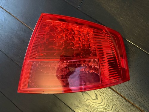 Audi s8 rücklicht - d3,