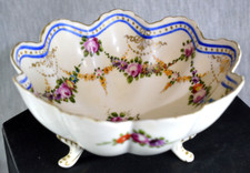 ALTE PORZELLAN FUßSCHALE -