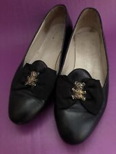 Russell Bromley schwarz