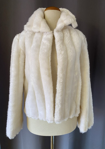 Weiße faux pelz brautjacke - weiße, faux-pelz