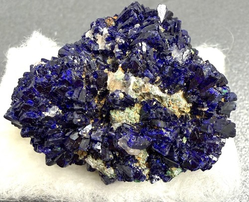 Azurit kristalle tiefblau und - azurit-kristalle,,