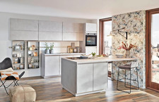 Nobilia Küche mit Kochinsel  / helle Beton Optik / Grifflos / Umplanbar