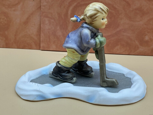 Hummel figur 2143 - 2143/a, eishockey