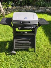 Enders Urban Pro Tischgasgrill, 2 Brenner (2060) mit Trolly